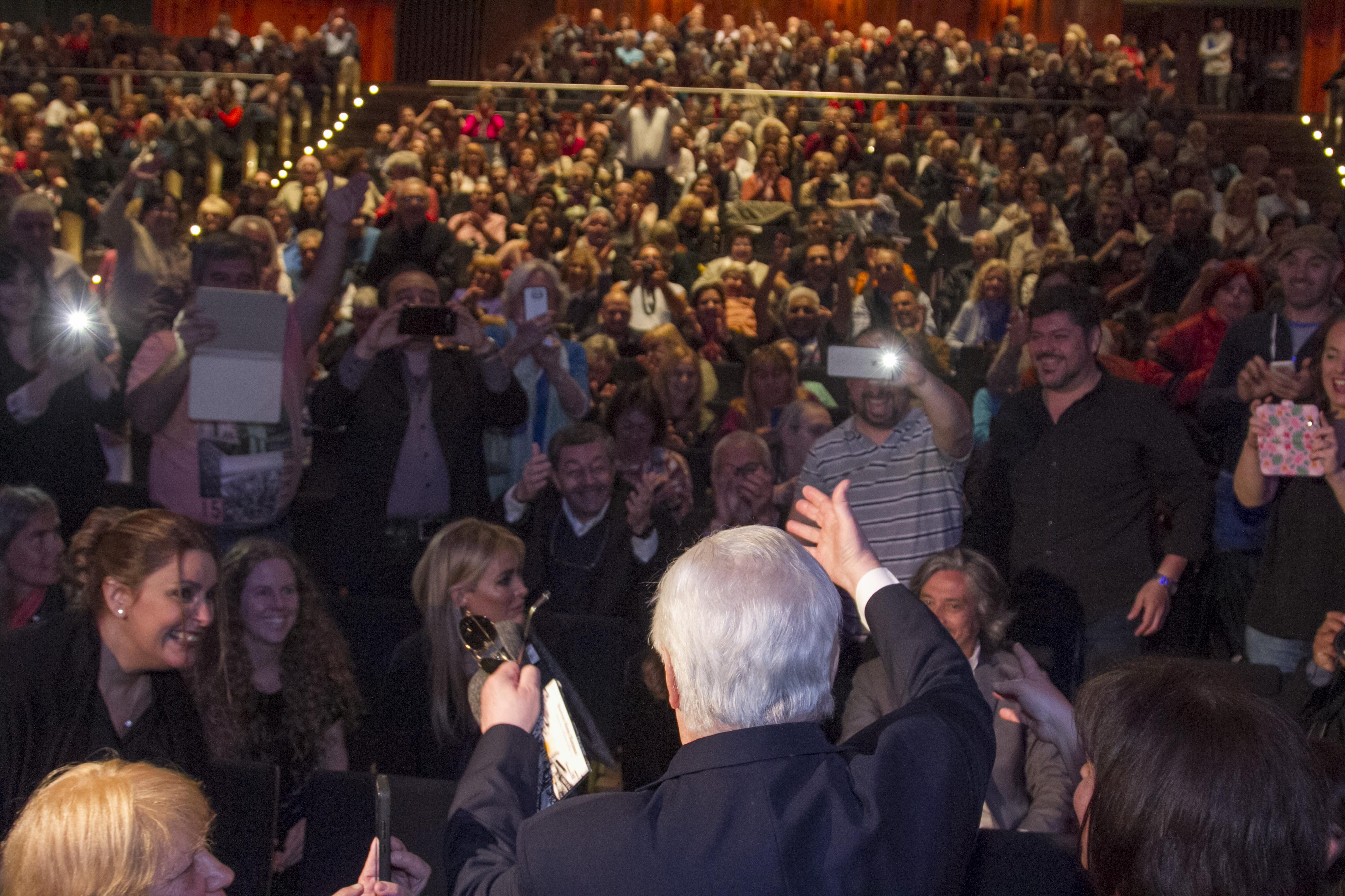 Hector Larrea Celebro Sus 80 Anos Con Una Gran Fiesta En El Cck Radio Nacional