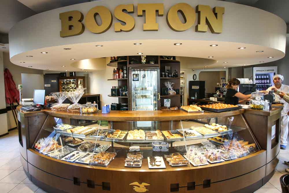 Mar del plata reabrió la confitería Boston recuperada por