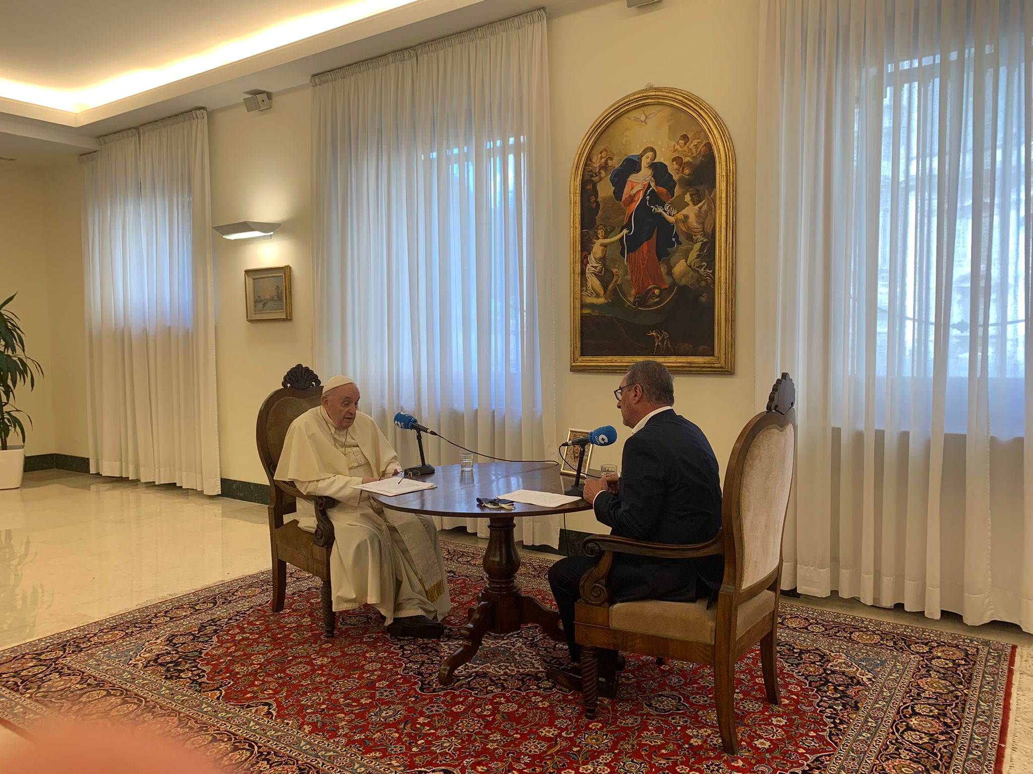 Papa Francisco con Carlos Herrera
